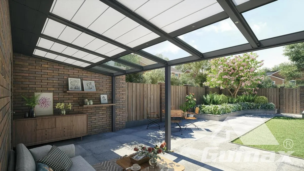 Productbeeld van een Gumax-terrasoverkapping met zicht op de tuin